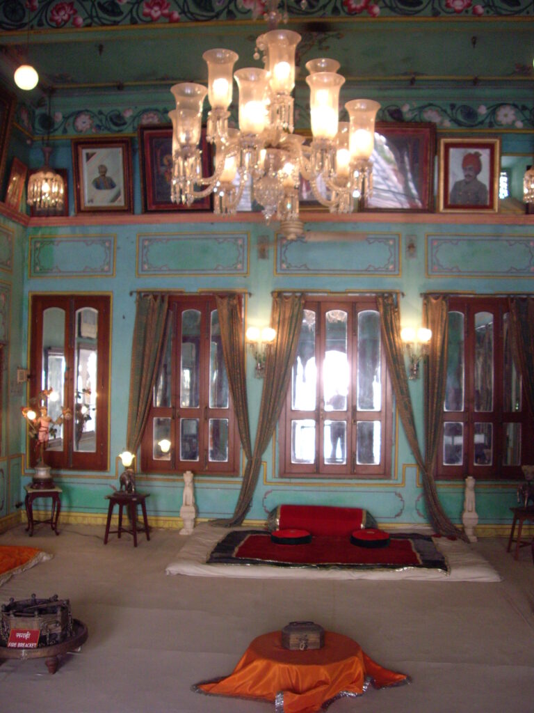 A_royal_meeting_room_inside_City_Palace_Udaipur